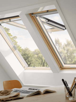 VELUX Manual Top Hung Roof Window 550x980mm